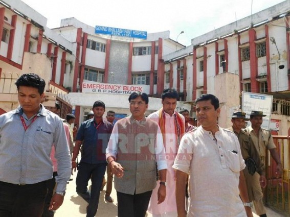 Mandaviya meets injured BJP activists Mandaviya meets injured BJP activists